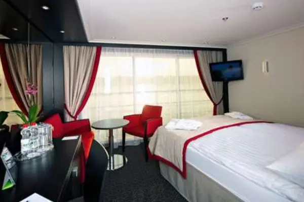 Spacious cruise suite room