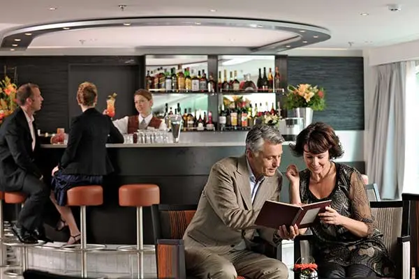 Bars & Lounges