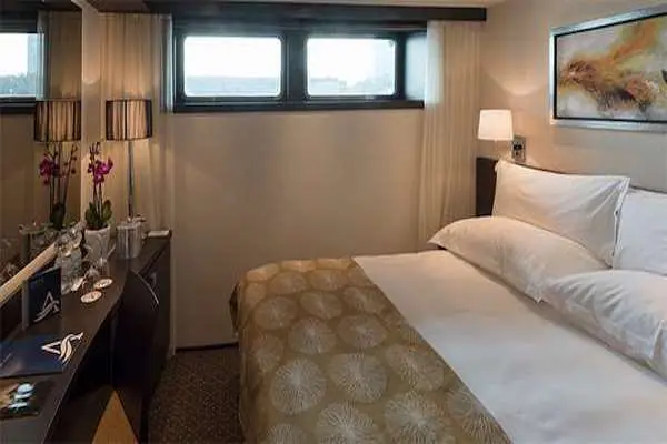 Open outdoor cruise scenery