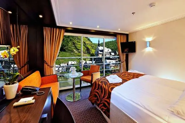 Spacious cruise suite room