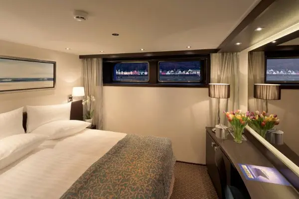 Open outdoor cruise scenery