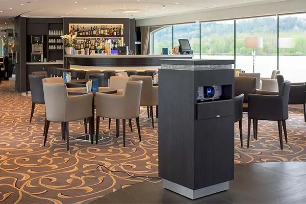 Bars & Lounges