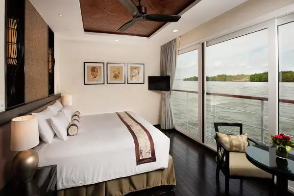 Spacious cruise suite room