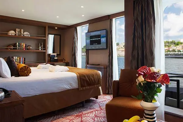 Spacious cruise suite room