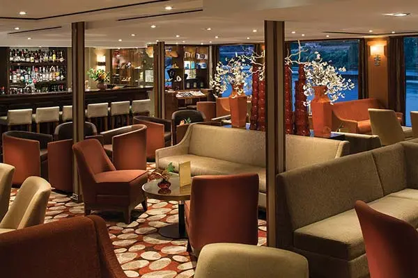 Bars & Lounges