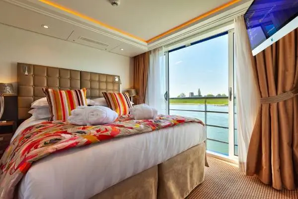 Spacious cruise suite room