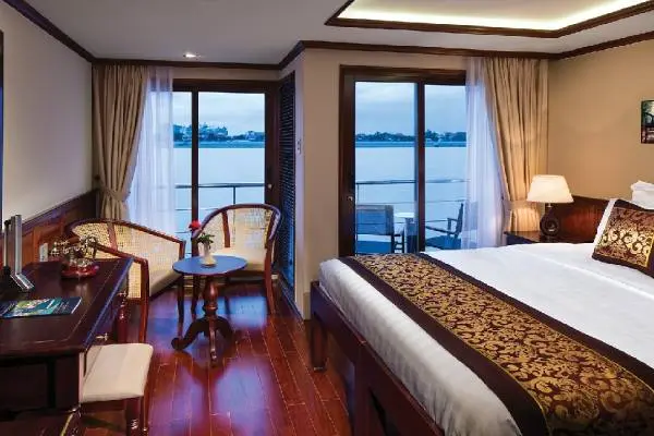 Private cruise balcony deck