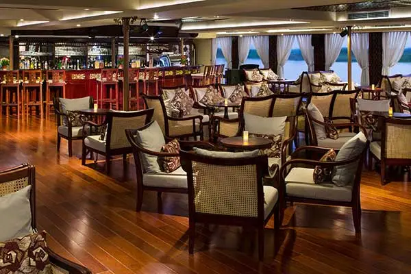Bars & Lounges