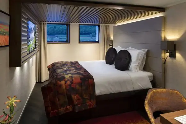 Open outdoor cruise scenery
