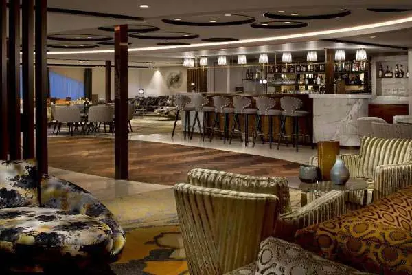 Bars & Lounges