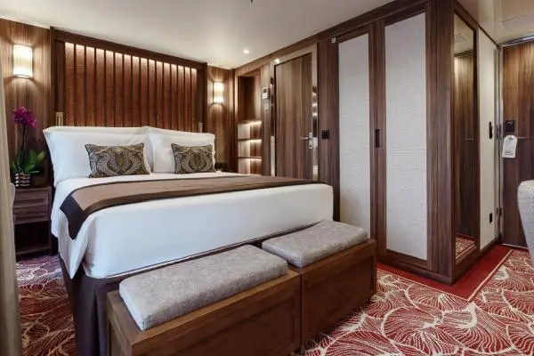 Private cruise balcony deck