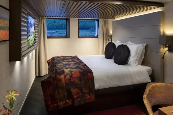 Open outdoor cruise scenery