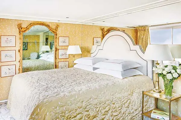 Spacious cruise suite room