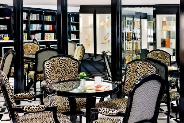 Bars & Lounges