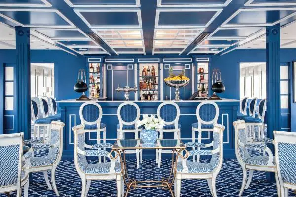 Bars & Lounges