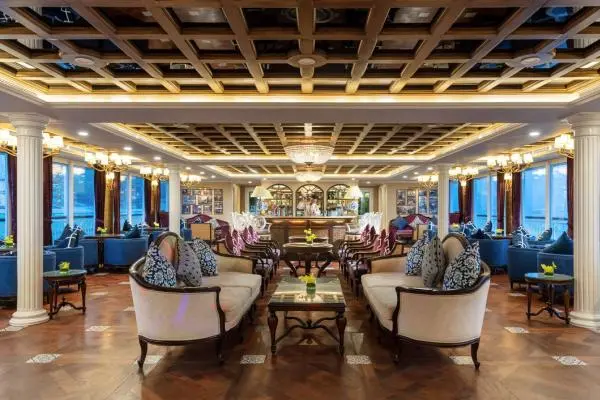 Bars & Lounges