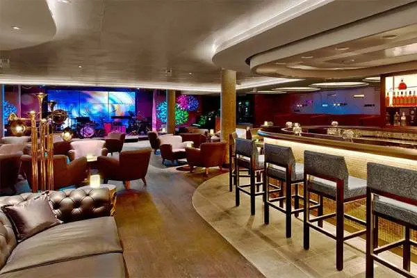 Bars & Lounges