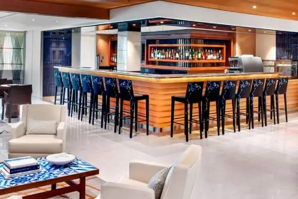 Bars & Lounges