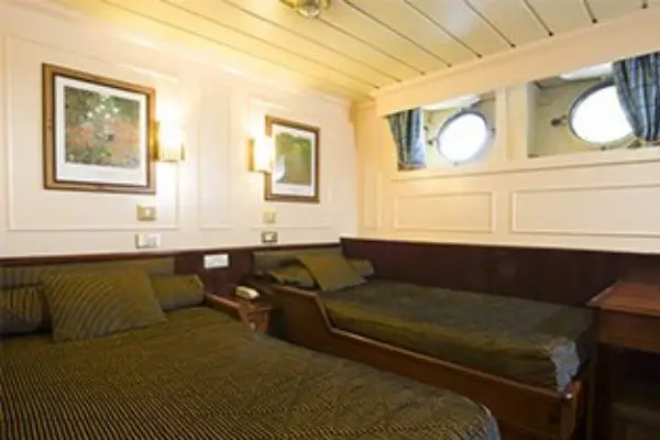 Open outdoor cruise scenery