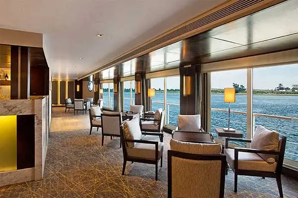 Bars & Lounges