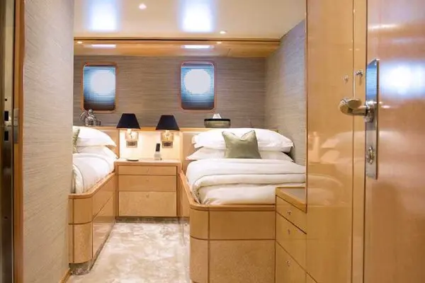 Open outdoor cruise scenery