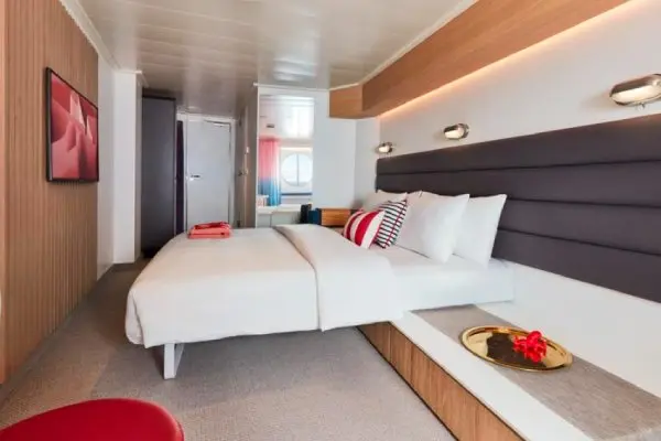 Open outdoor cruise scenery