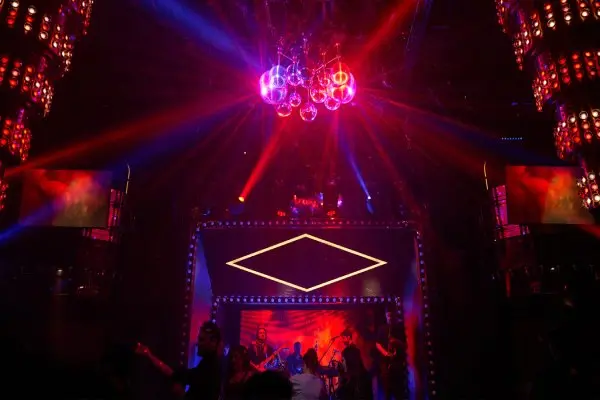 Bars & Lounges
