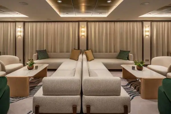 Bars & Lounges