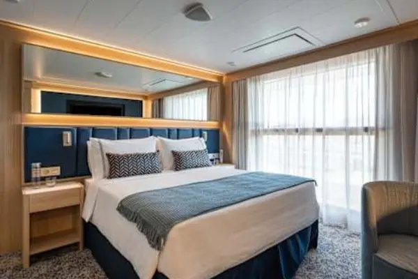 Open outdoor cruise scenery