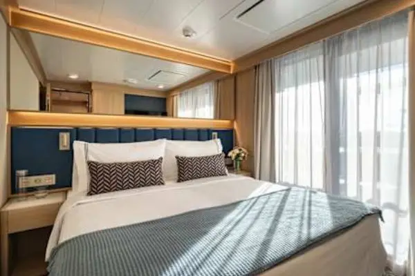 Private cruise balcony deck