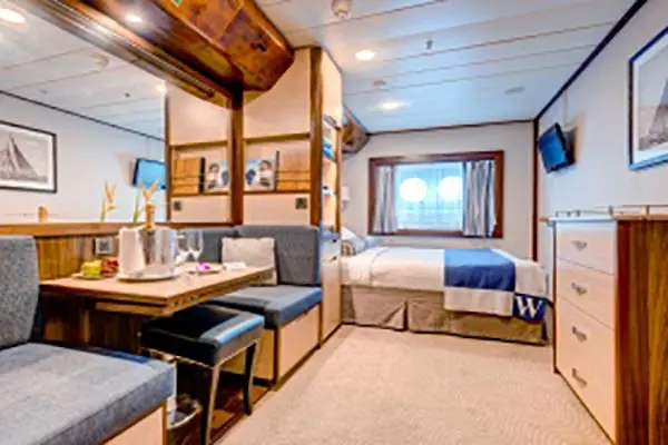Open outdoor cruise scenery