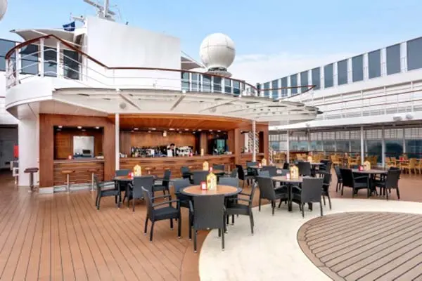 Bars & Lounges