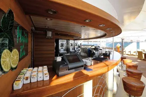 Bars & Lounges