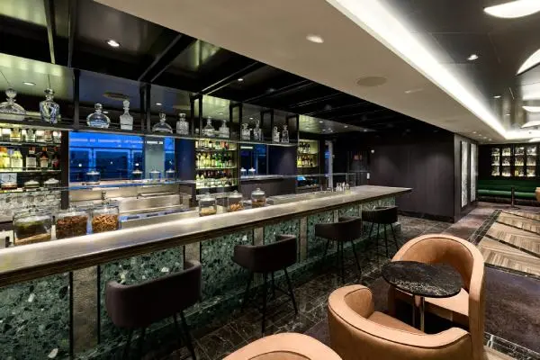 Bars & Lounges