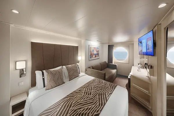 Open outdoor cruise scenery