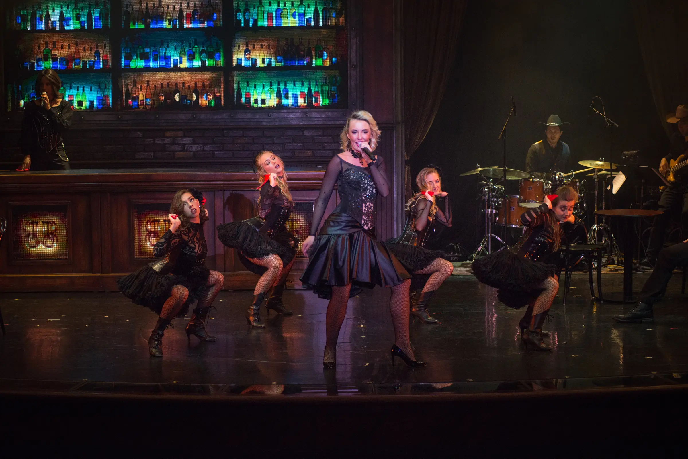 Experience non-stop fun on Norwegian Star! From Stardust Theatre musicals to comedy shows and the legendary White-Hot Party, it’s showtime.