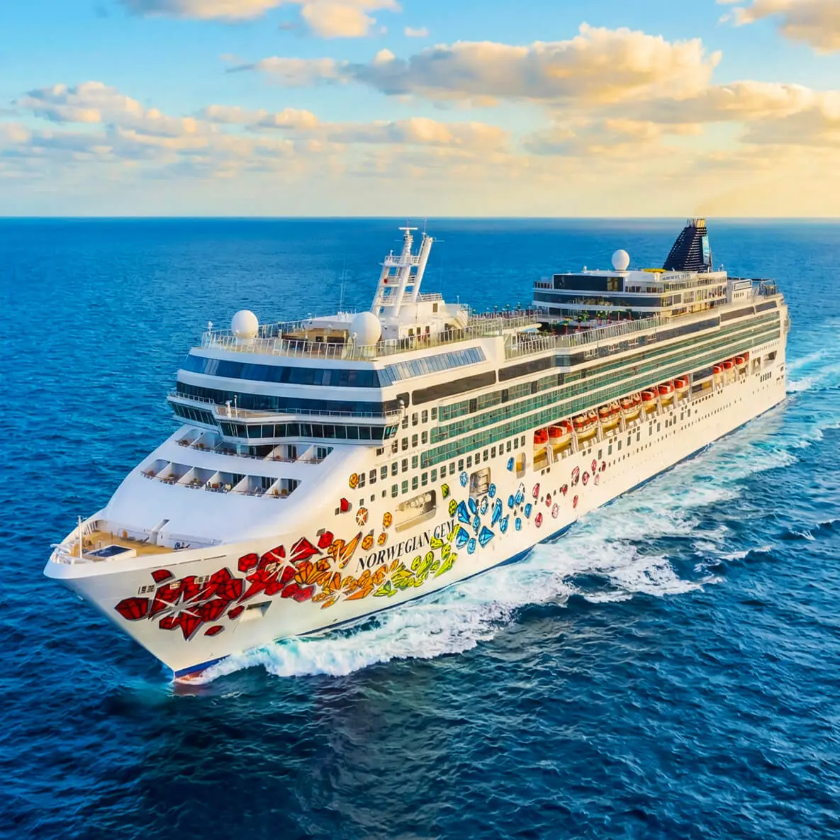 Norwegian Gem main image