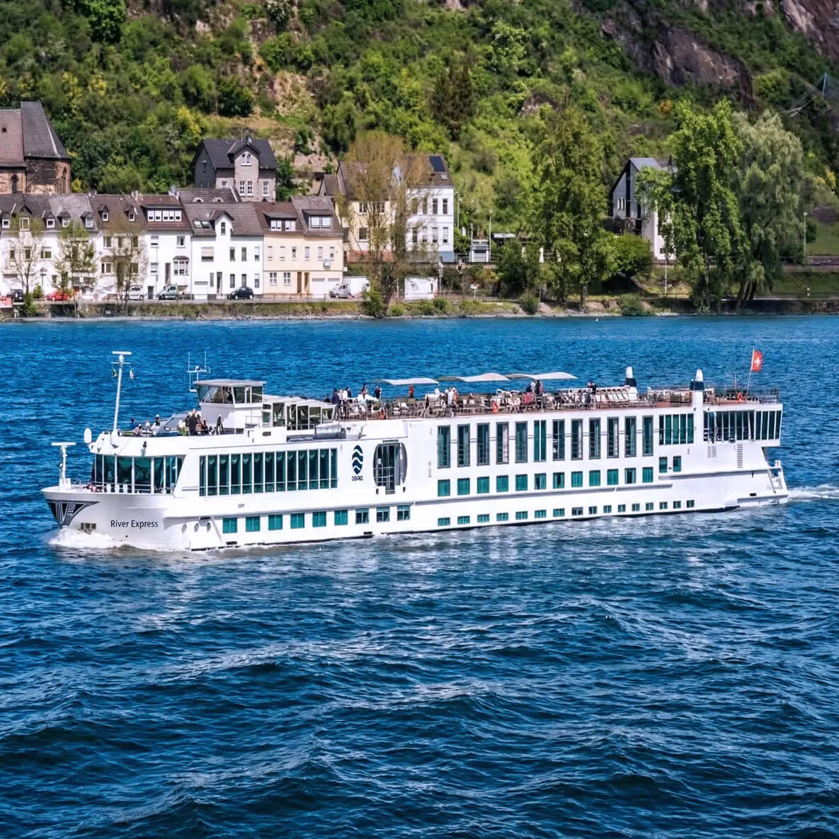 The cosmopolitan style of River Empress, with its rich jewel tones and vibrant atmosphere, is certain to captivate you. Whether you’re dining in the ship’s sleek restaurant—reminiscent of a New York jazz and supper club—or relaxing over a cup of tea on the Sun Deck as you gaze out at the 360-degree view, there is no better or more relaxing way to travel through the scenic heartland of Europe.