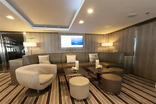 Bars & Lounges