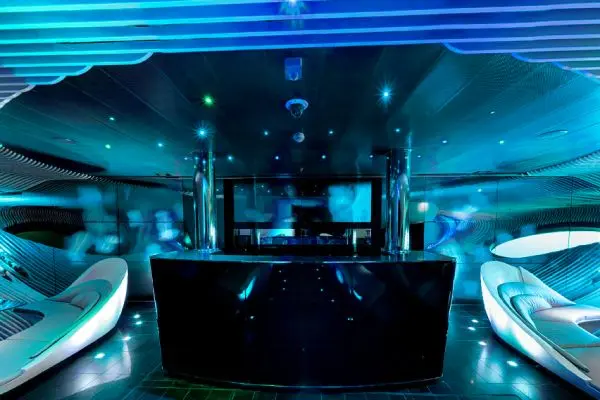 Bars & Lounges