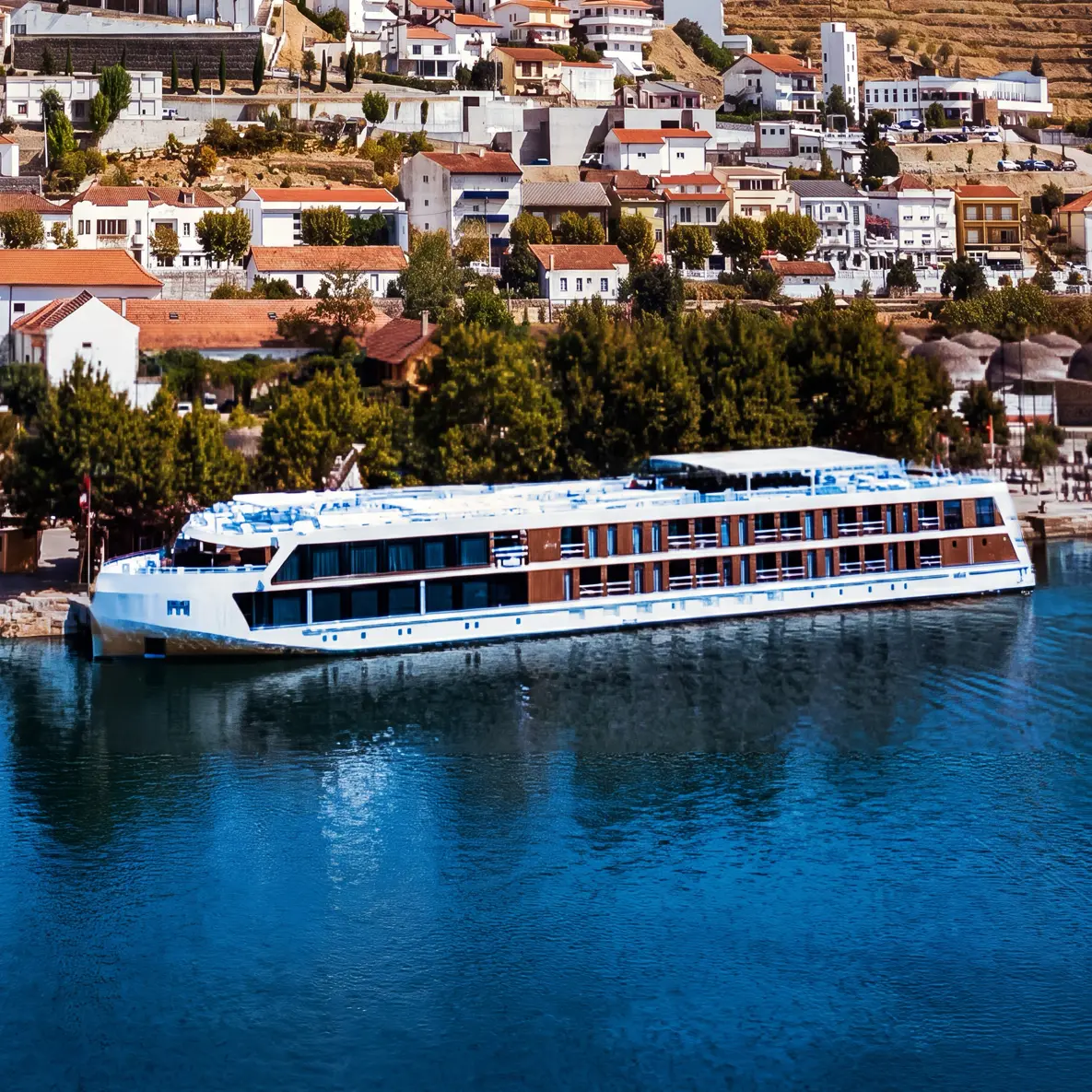 The main image of the ship named AmaDouro
