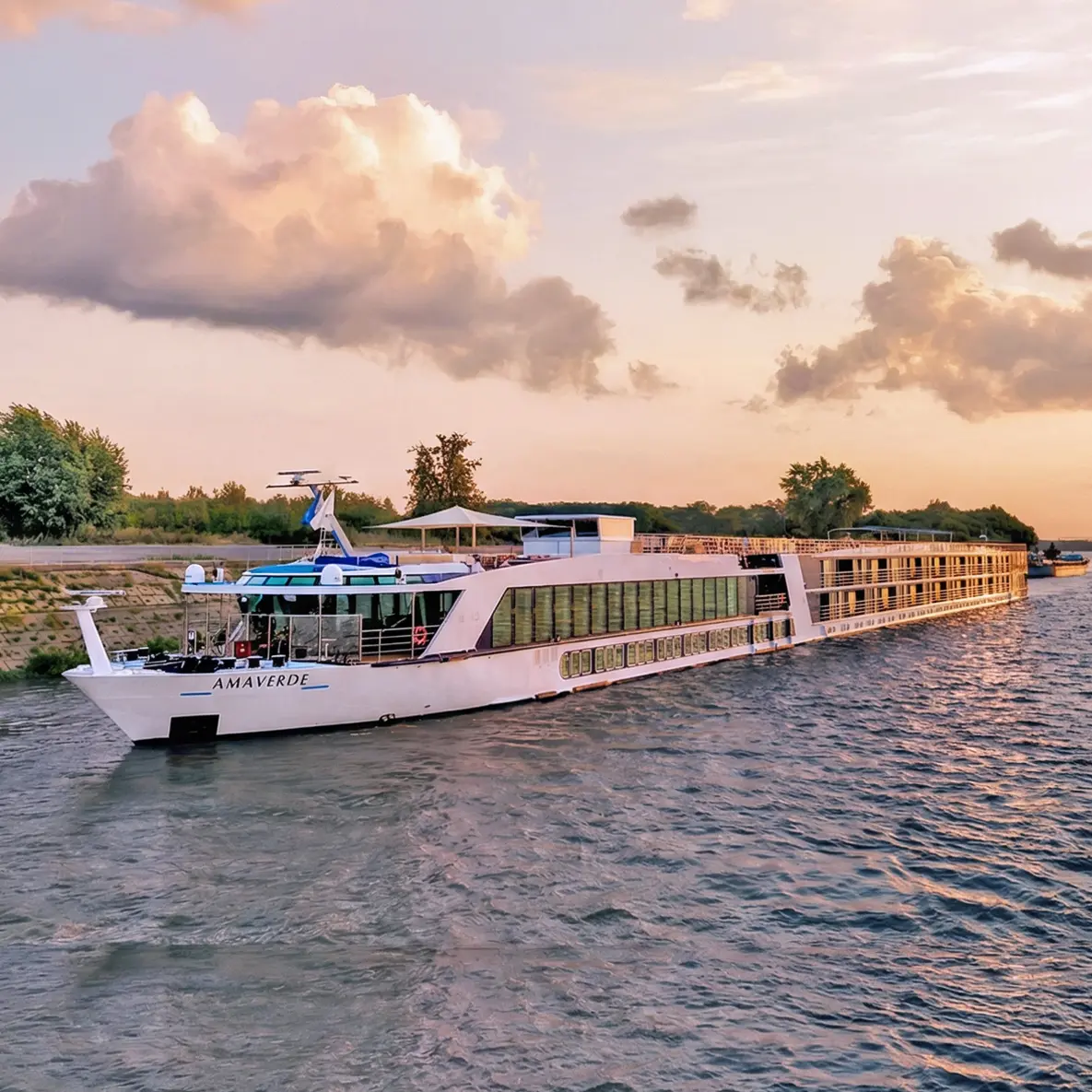 The main image of the ship named AmaVerde